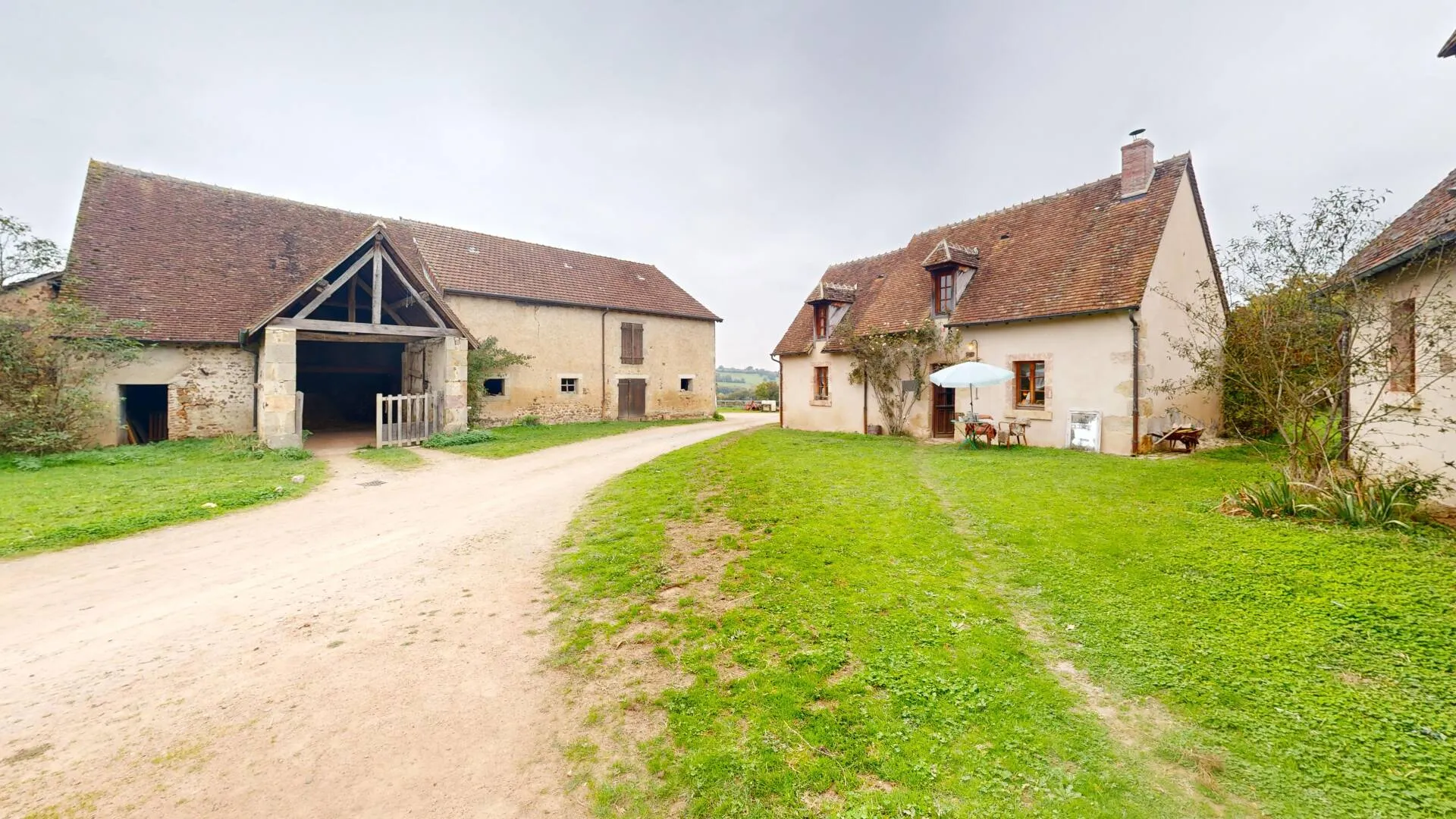 propriété 8 pièces à Hérisson (03190)